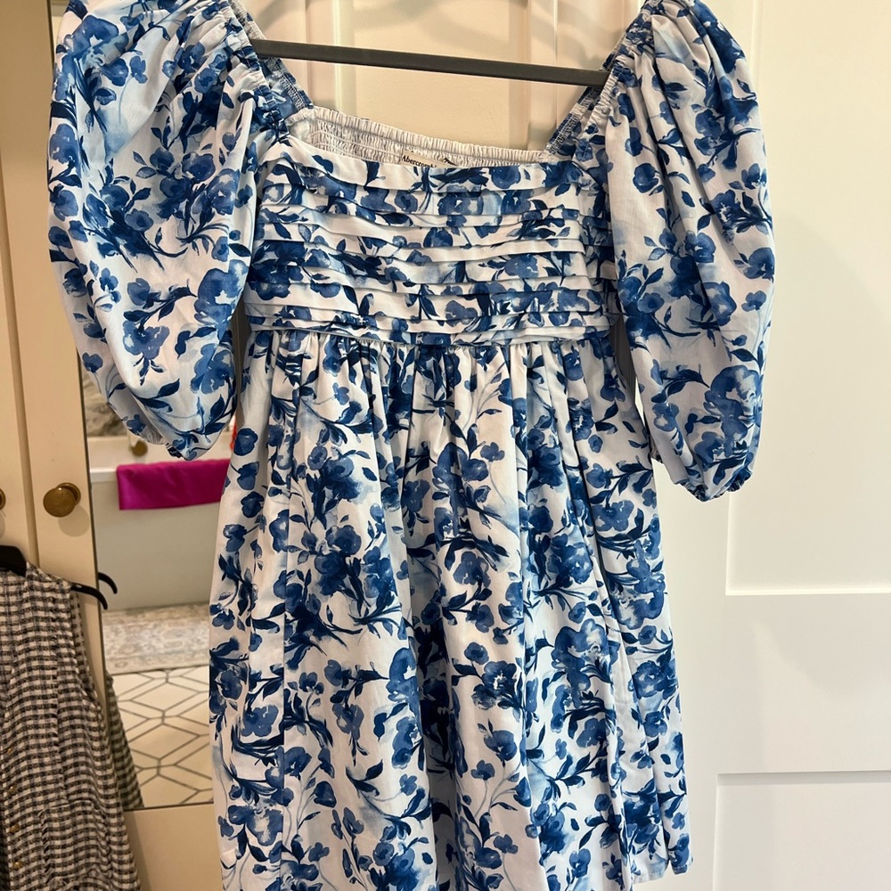 Abercrombie & Fitch Blue and White Smocked Puff Sleeve Mini Dress